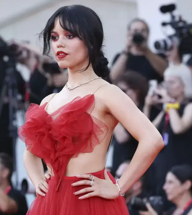jenna-ortega-venice-film-festival3