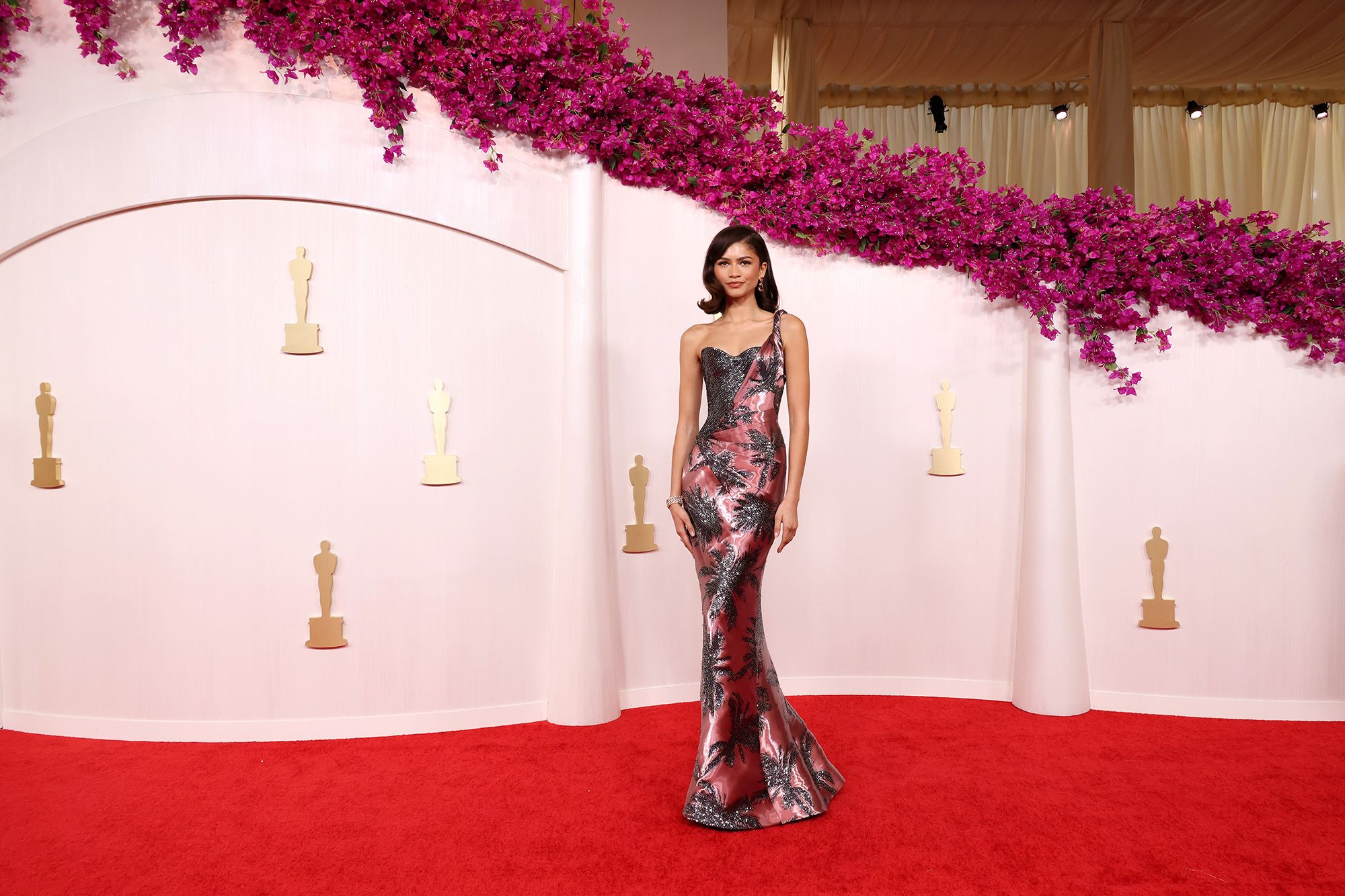 2024 Oscars Stars Steal the Show with Dazzling Red Carpet Looks